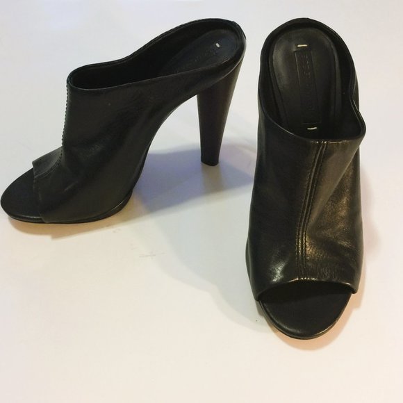 BCBG MULES- NEW WITHOUT TAGS - Picture 1 of 3